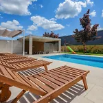 Five-bedroom In Сasa de vacaciones