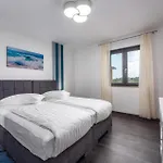 Five-bedroom In Сasa de vacaciones *