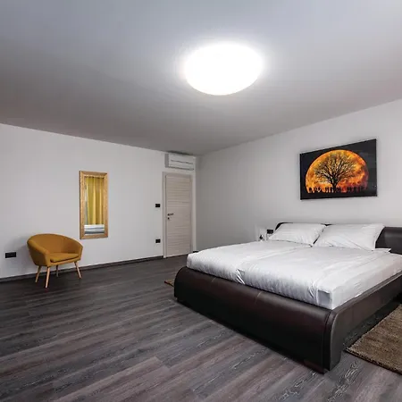 Nyaraló Five-bedroom In Žminj