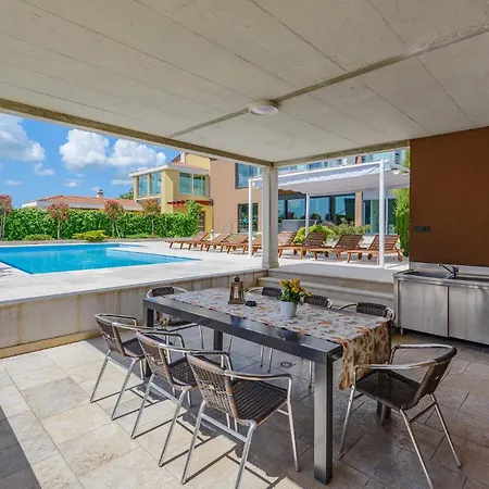 Five-bedroom In