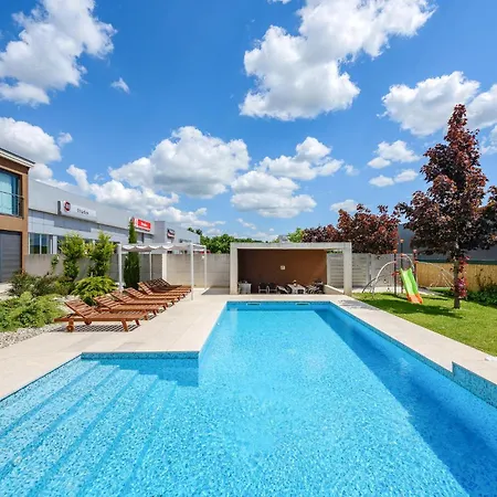 Five-bedroom In Сasa de vacaciones Žminj