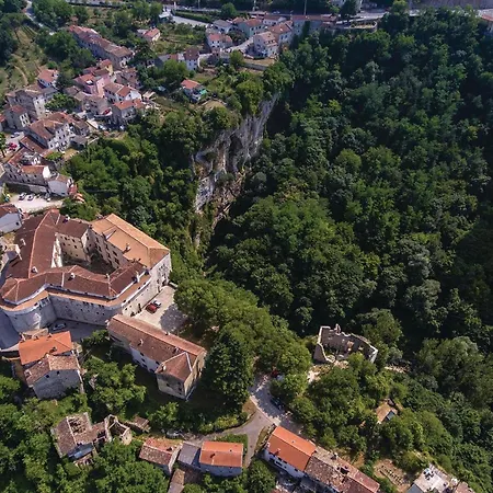 Nyaraló Five-bedroom In Žminj