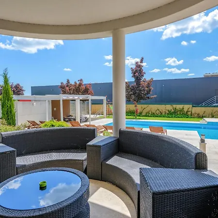 Five-bedroom In Nyaraló *