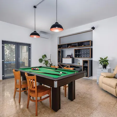 Five-bedroom In Сasa de vacaciones *